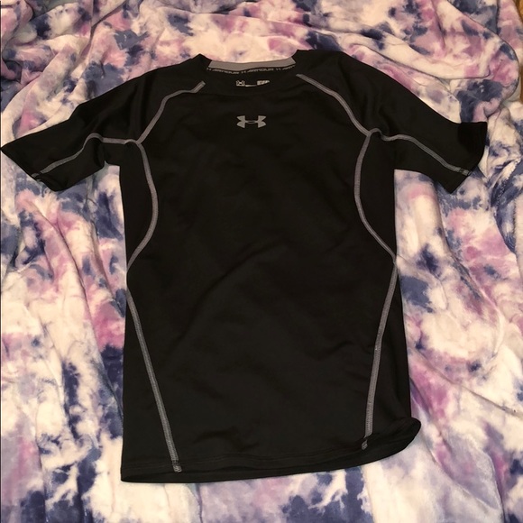 Black UNDER ARMOUR t-shirt - Picture 1 of 2